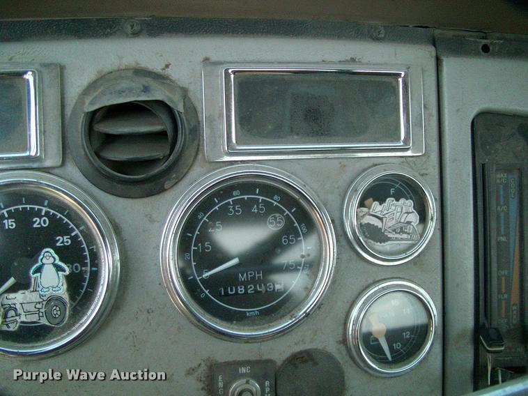 image for item DP9413 1996 Ford LTA9000 Aero Max semi truck