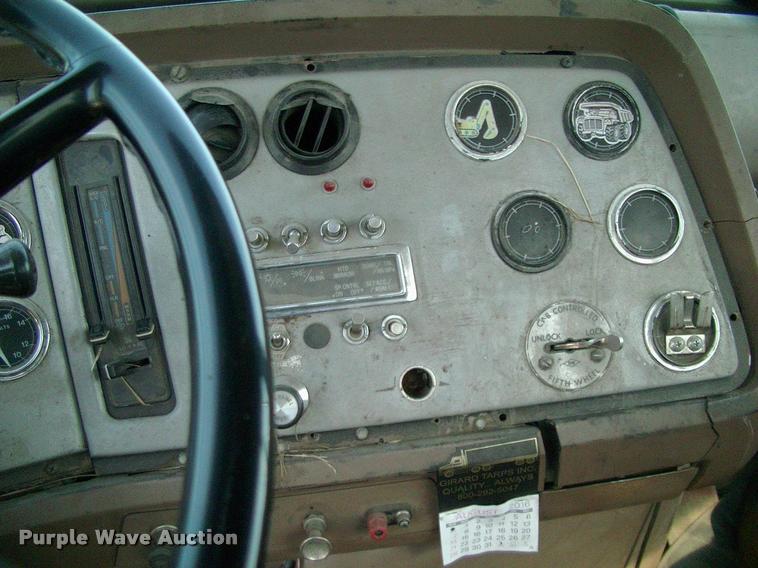 image for item DP9413 1996 Ford LTA9000 Aero Max semi truck