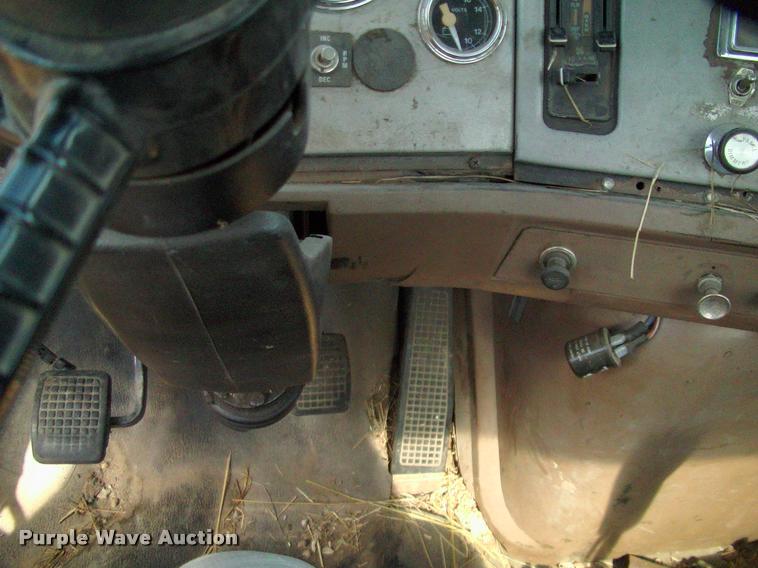 image for item DP9413 1996 Ford LTA9000 Aero Max semi truck