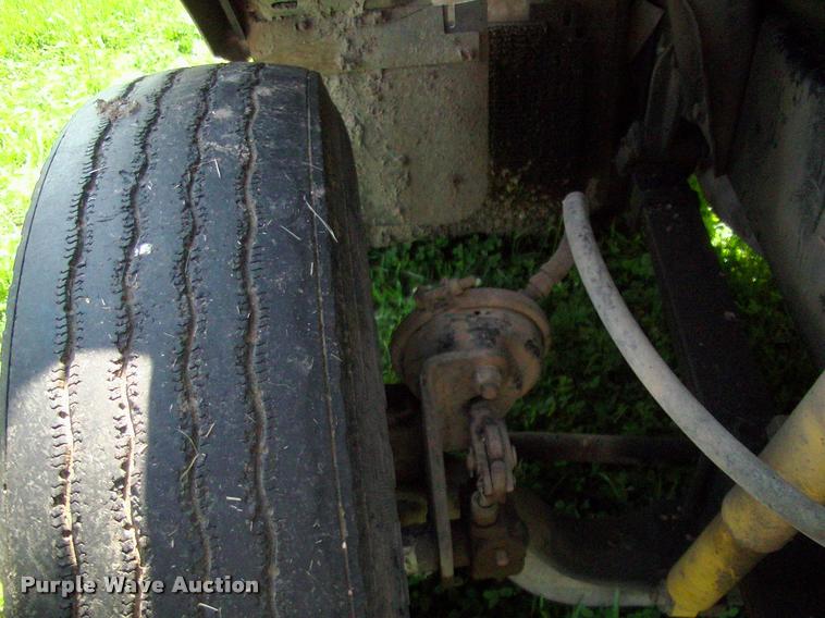 image for item DP9413 1996 Ford LTA9000 Aero Max semi truck