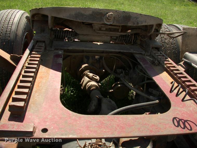 image for item DP9413 1996 Ford LTA9000 Aero Max semi truck