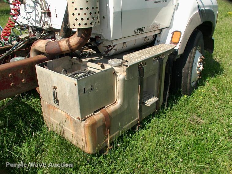 image for item DP9413 1996 Ford LTA9000 Aero Max semi truck