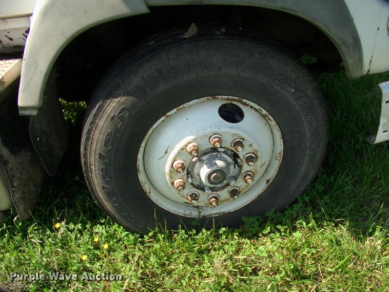 image for item DP9413 1996 Ford LTA9000 Aero Max semi truck