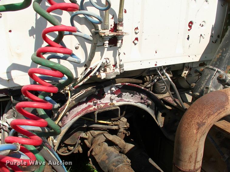 image for item DP9413 1996 Ford LTA9000 Aero Max semi truck