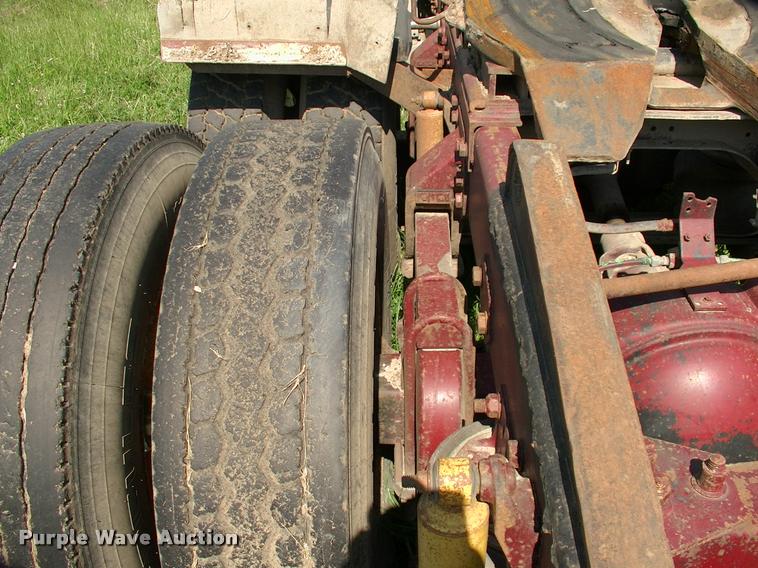 image for item DP9413 1996 Ford LTA9000 Aero Max semi truck