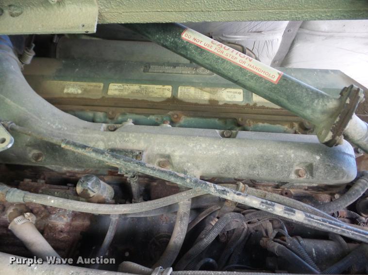 image for item J8619 1991 Freightliner FLA semi truck