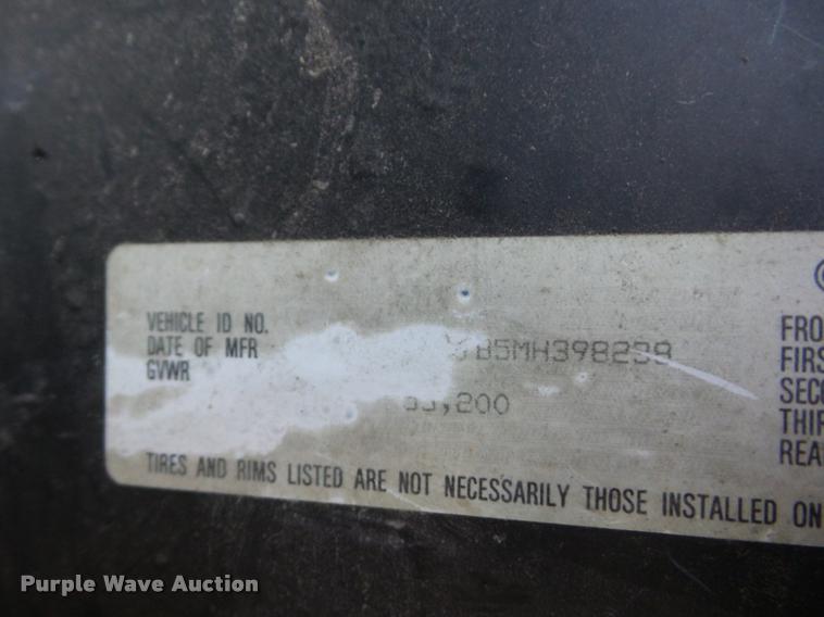 image for item J8619 1991 Freightliner FLA semi truck