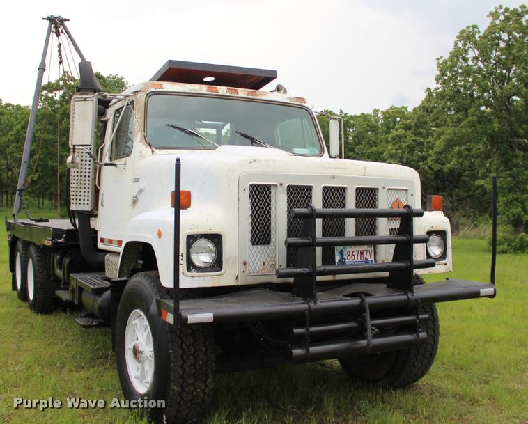 image for item L3150 1979 International F2574 winch truck