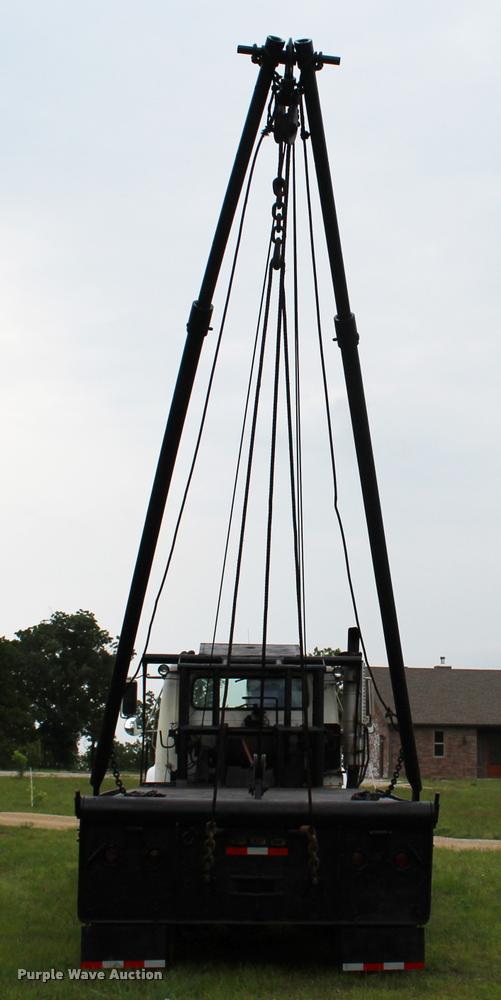 image for item L3150 1979 International F2574 winch truck