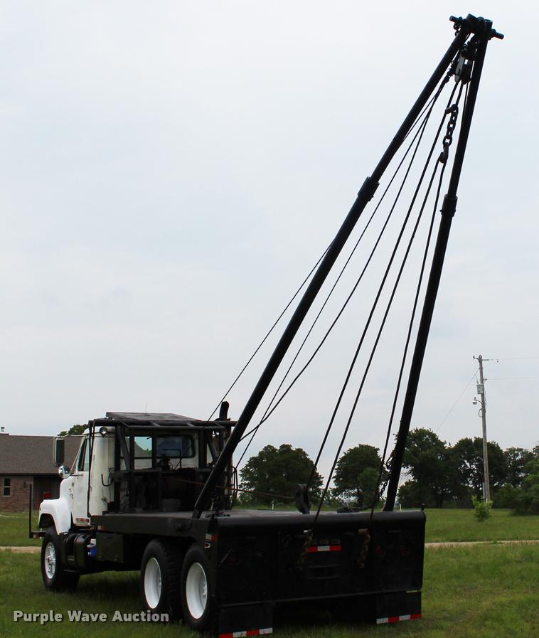 image for item L3150 1979 International F2574 winch truck