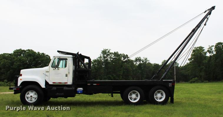image for item L3150 1979 International F2574 winch truck