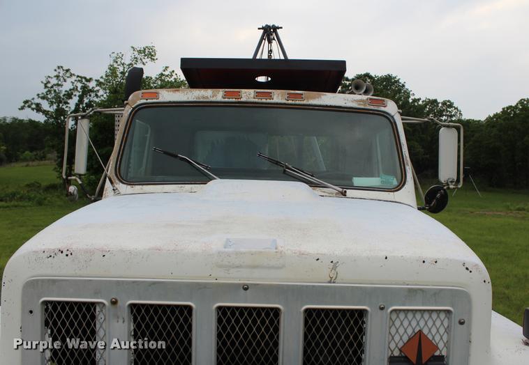 image for item L3150 1979 International F2574 winch truck