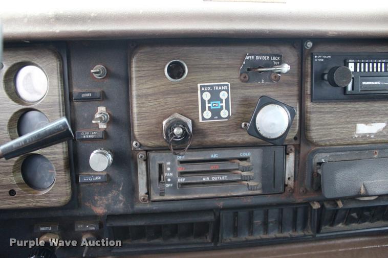 image for item L3150 1979 International F2574 winch truck