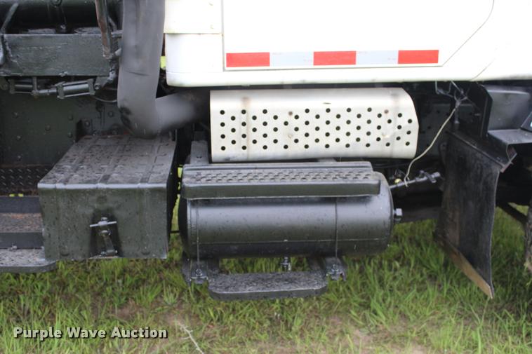 image for item L3150 1979 International F2574 winch truck