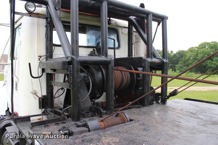 image for item L3150 1979 International F2574 winch truck