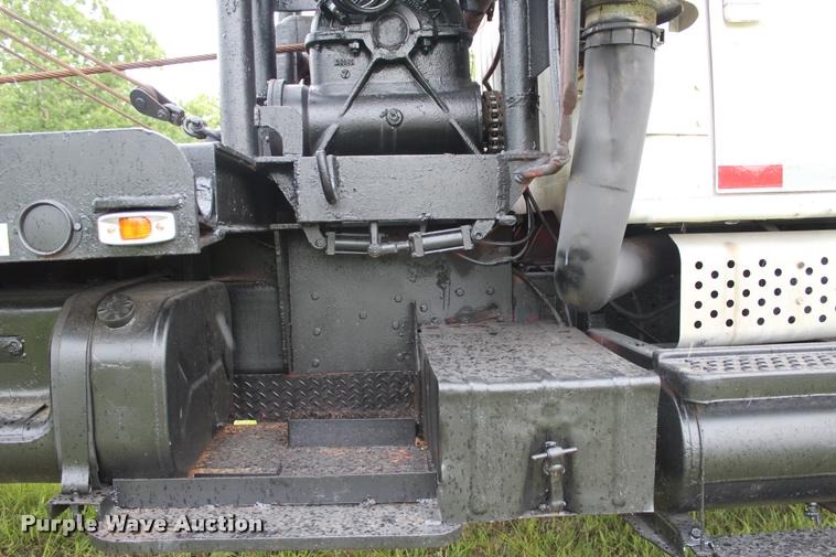 image for item L3150 1979 International F2574 winch truck