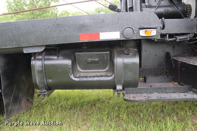 image for item L3150 1979 International F2574 winch truck
