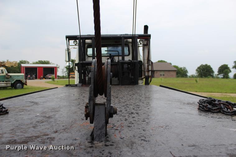 image for item L3150 1979 International F2574 winch truck