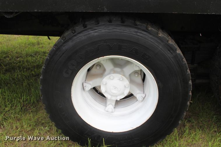 image for item L3150 1979 International F2574 winch truck