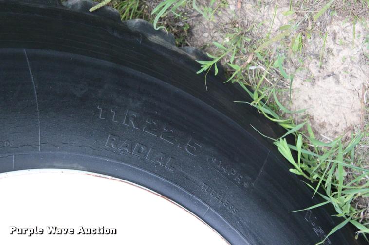 image for item L3150 1979 International F2574 winch truck