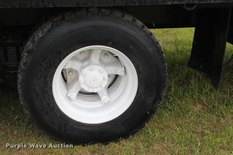 image for item L3150 1979 International F2574 winch truck