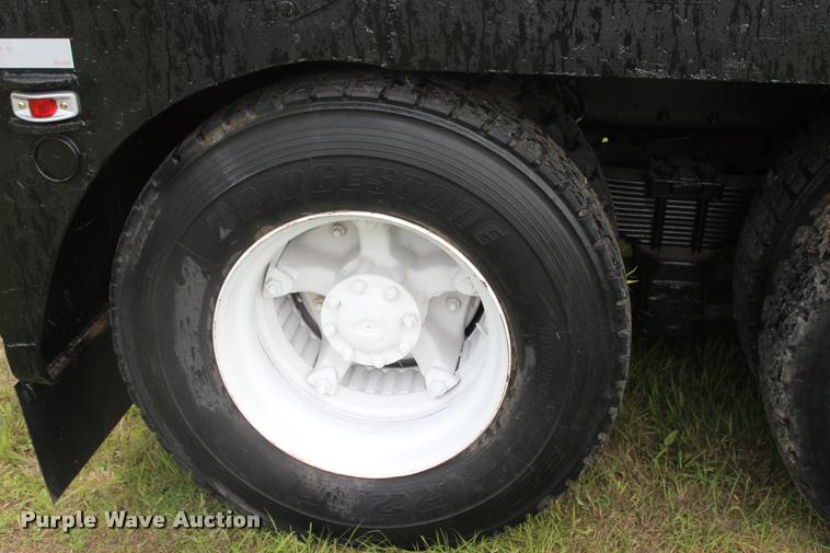 image for item L3150 1979 International F2574 winch truck