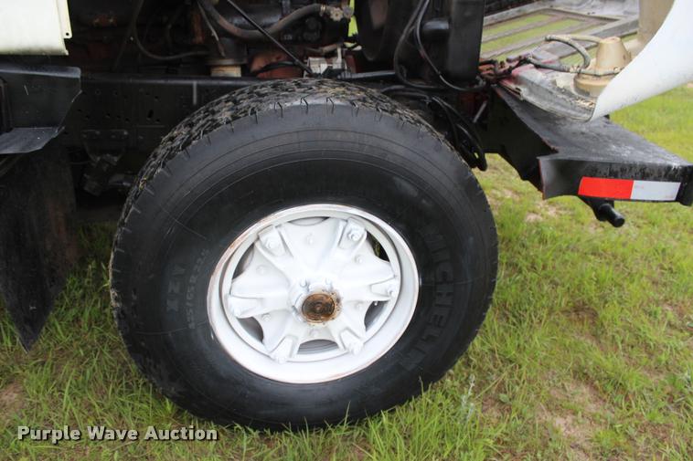 image for item L3150 1979 International F2574 winch truck