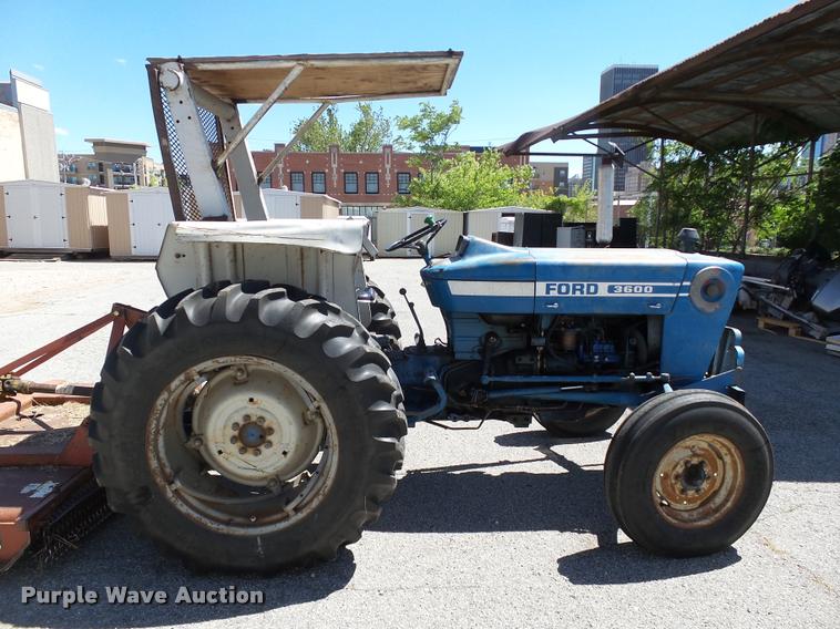 image for item AP9252 1979 Ford 3600 tractor