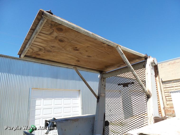 image for item AP9252 1979 Ford 3600 tractor