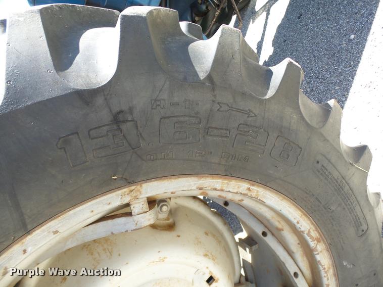 image for item AP9252 1979 Ford 3600 tractor