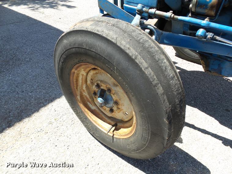 image for item AP9252 1979 Ford 3600 tractor