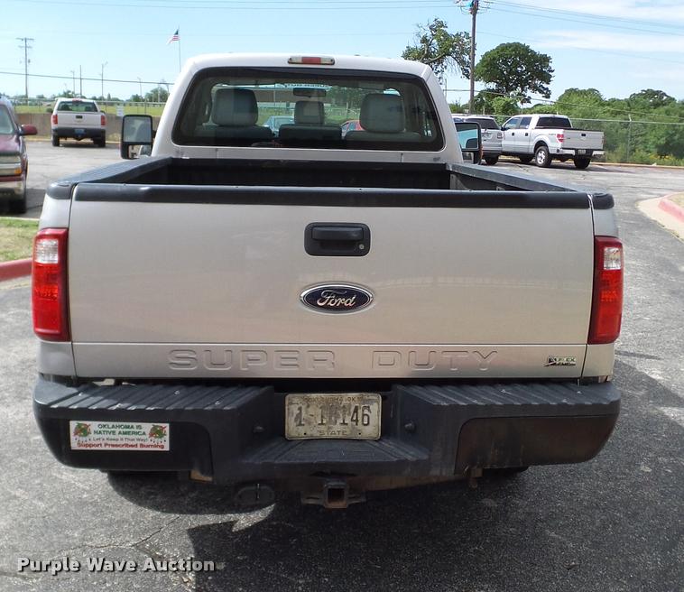 image for item DA6199 2011 Ford F250 Super Duty XL pickup truck