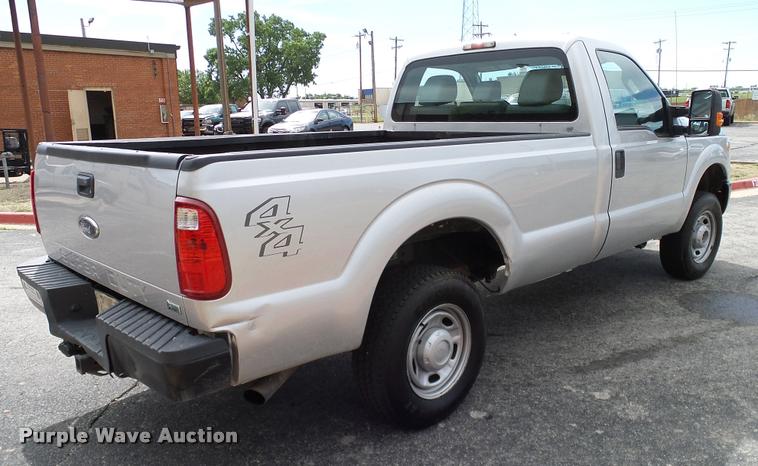 image for item DA6199 2011 Ford F250 Super Duty XL pickup truck