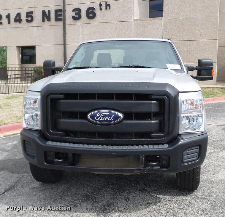 image for item DA6199 2011 Ford F250 Super Duty XL pickup truck