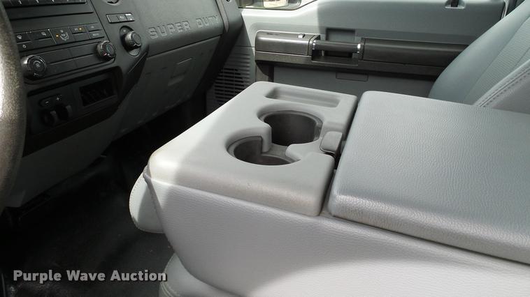 image for item DA6199 2011 Ford F250 Super Duty XL pickup truck