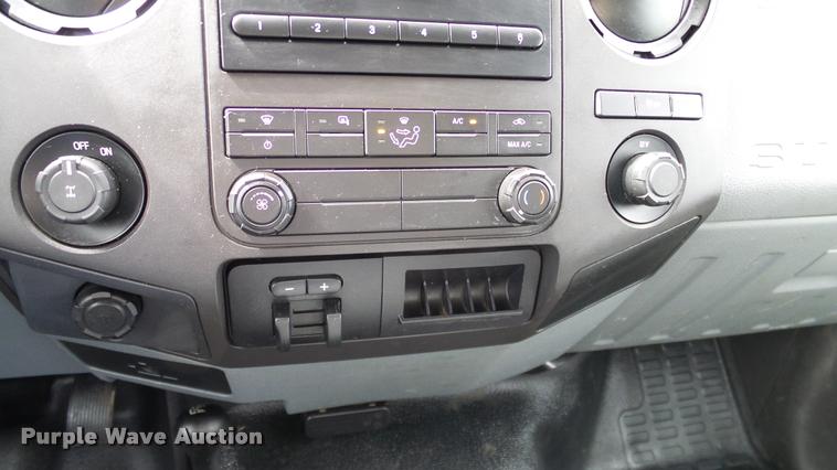 image for item DA6199 2011 Ford F250 Super Duty XL pickup truck