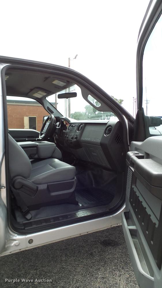 image for item DA6199 2011 Ford F250 Super Duty XL pickup truck