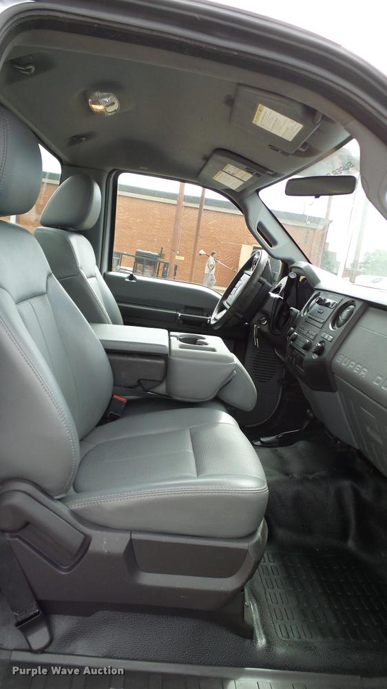 image for item DA6199 2011 Ford F250 Super Duty XL pickup truck