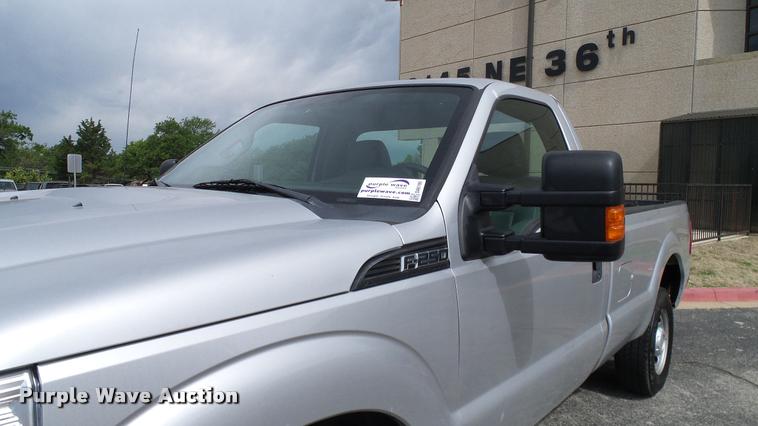 image for item DA6199 2011 Ford F250 Super Duty XL pickup truck