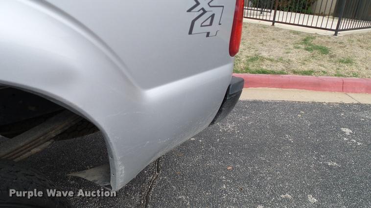 image for item DA6199 2011 Ford F250 Super Duty XL pickup truck