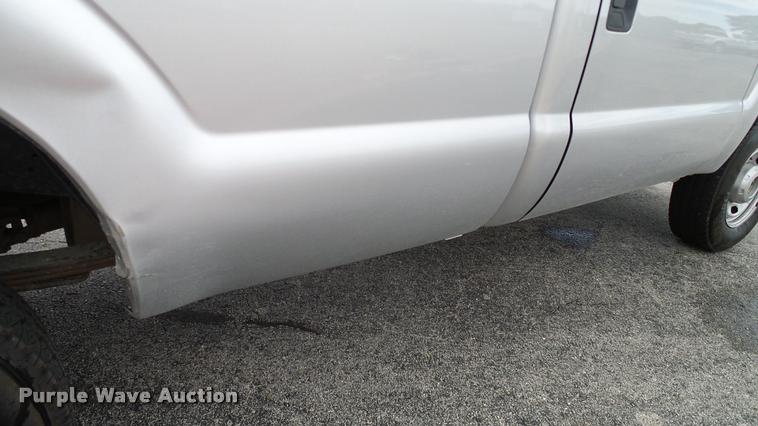 image for item DA6199 2011 Ford F250 Super Duty XL pickup truck