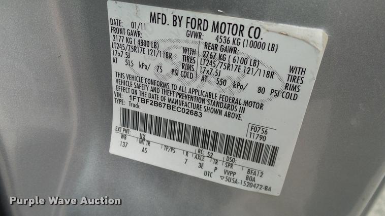 image for item DA6199 2011 Ford F250 Super Duty XL pickup truck