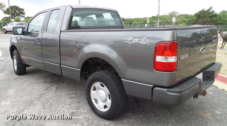 image for item DA6200 2005 Ford F150 XL SuperCab pickup truck