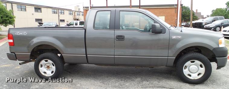 image for item DA6200 2005 Ford F150 XL SuperCab pickup truck
