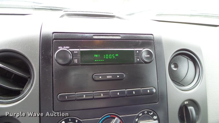 image for item DA6200 2005 Ford F150 XL SuperCab pickup truck