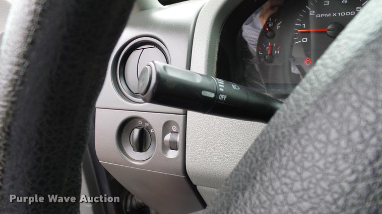 image for item DA6200 2005 Ford F150 XL SuperCab pickup truck