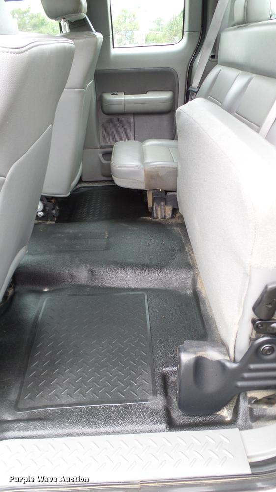 image for item DA6200 2005 Ford F150 XL SuperCab pickup truck