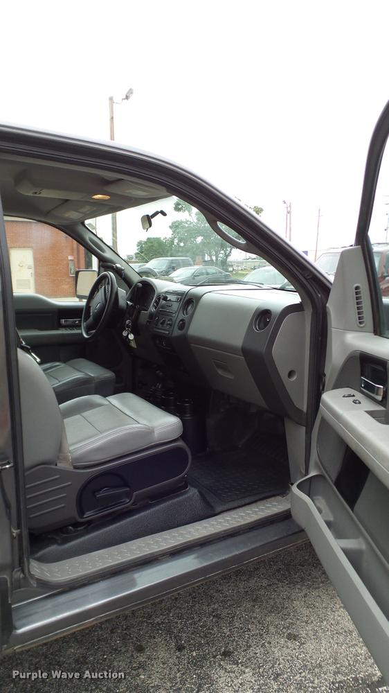 image for item DA6200 2005 Ford F150 XL SuperCab pickup truck