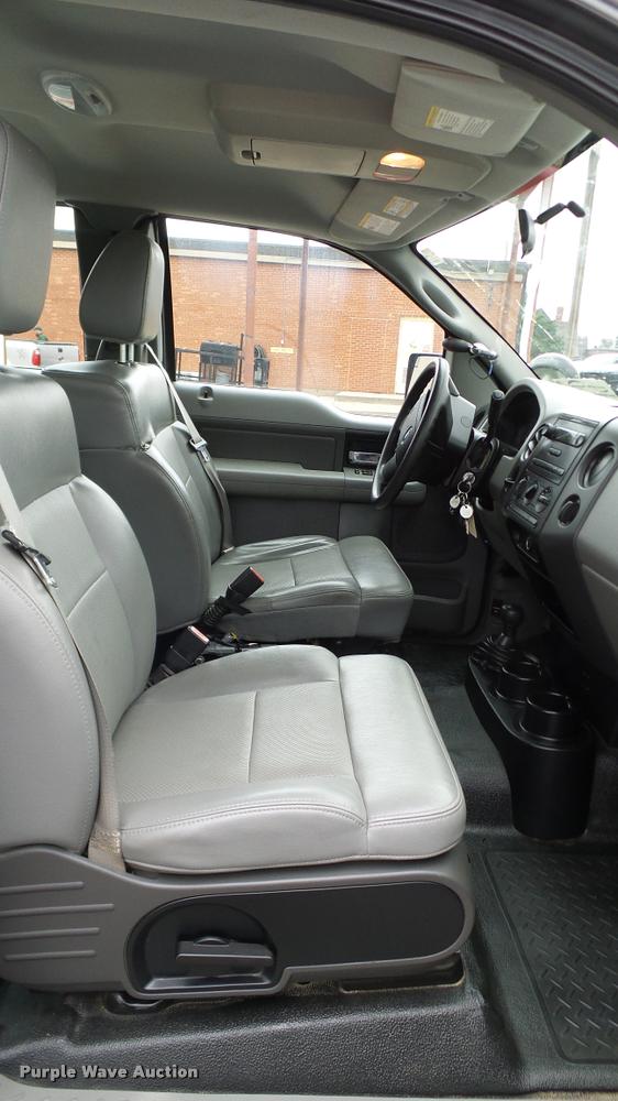 image for item DA6200 2005 Ford F150 XL SuperCab pickup truck