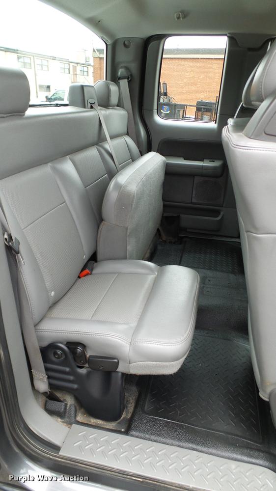 image for item DA6200 2005 Ford F150 XL SuperCab pickup truck